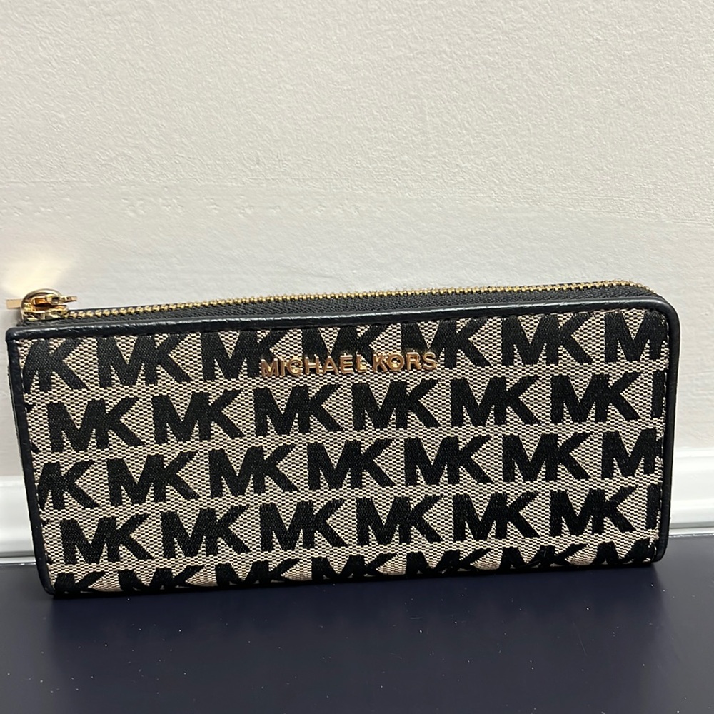 Michael Kors wallet
